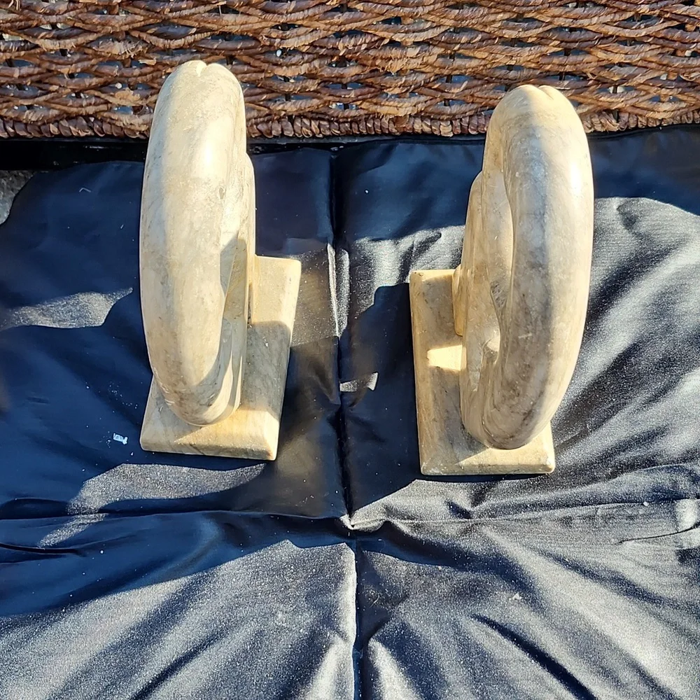 Statues - Picture 4 of 8